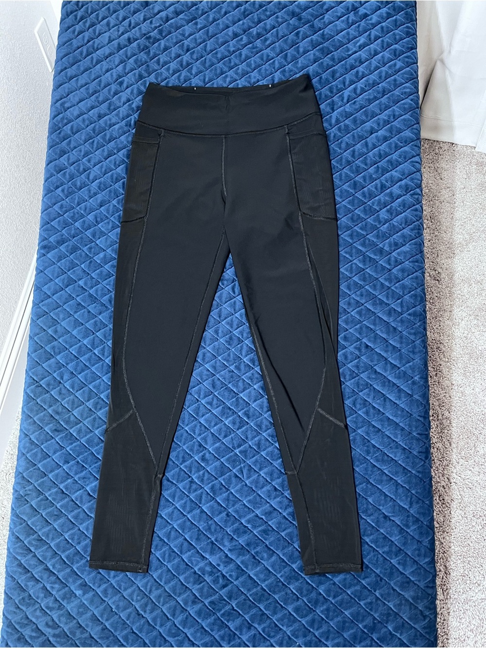 High-Waist Black Active Leggings w/ Side Pockets - M/170/72A - Women’s Active